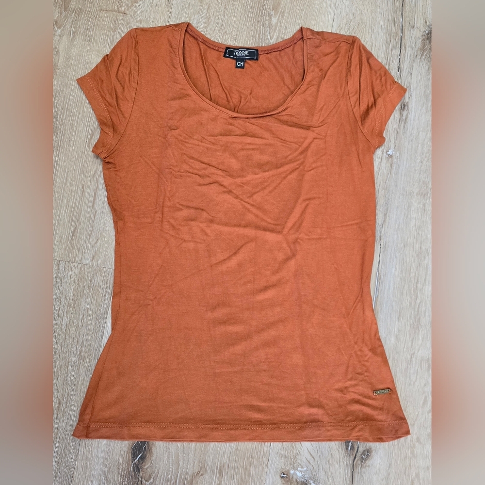 Ivonne Petite Orange Short Sleeve Women's Tee, Size: S